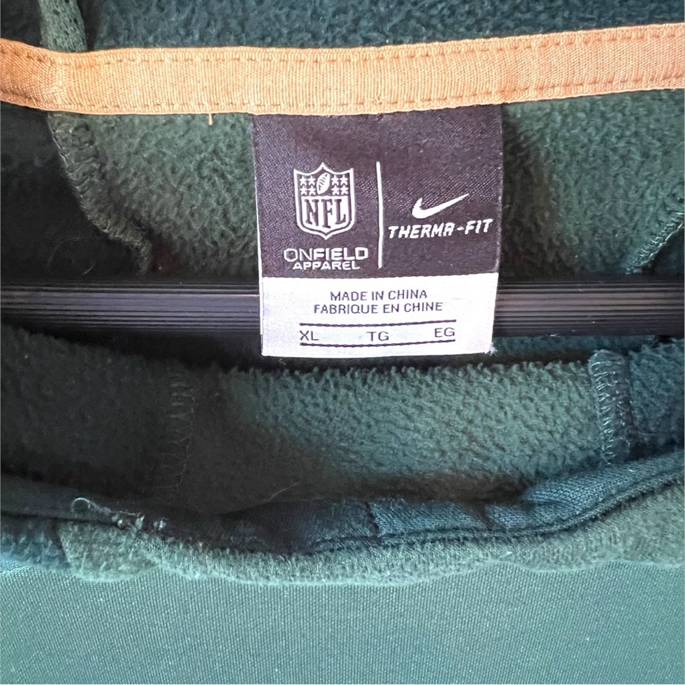 SALE 🍒 Nike NFL Green Bay Packers Therma Hoodie - Picture 3 of 3